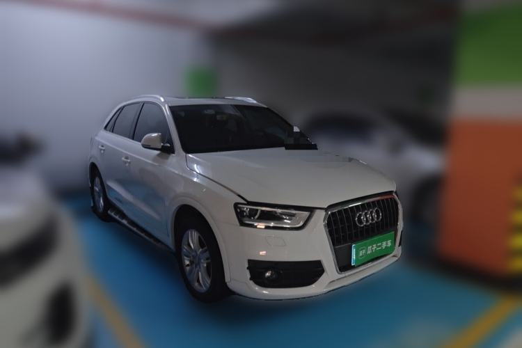 Used Audi Q3 2015 35 TFSI Comfort Model Front Right 45 Deg