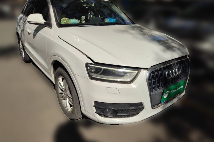 Used Audi Q3 2015 30 TFSI Comfort Model Front Right 45 Deg