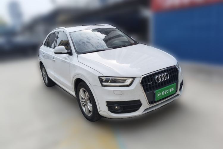 Used Audi Q3 2015 35 TFSI quattro Technology Edition Front Right 45 Deg