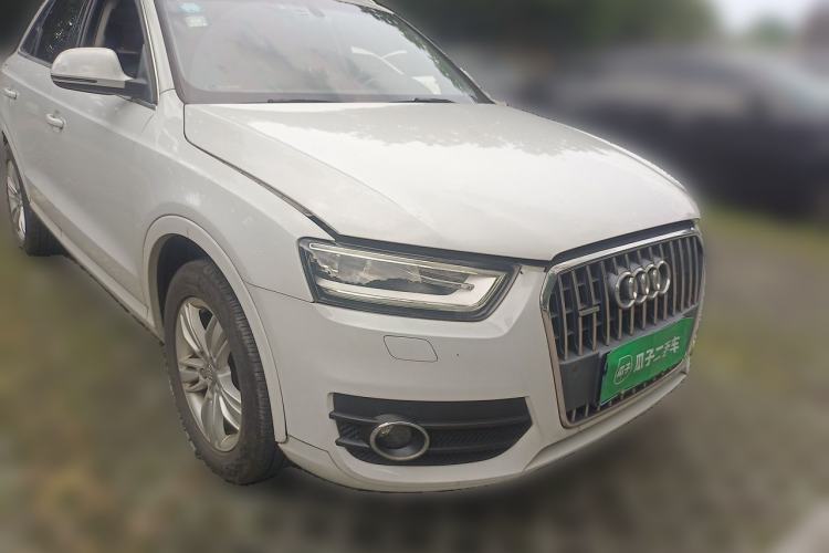 Used Audi Q3 2015 35 TFSI Comfort Model Front Right 45 Deg