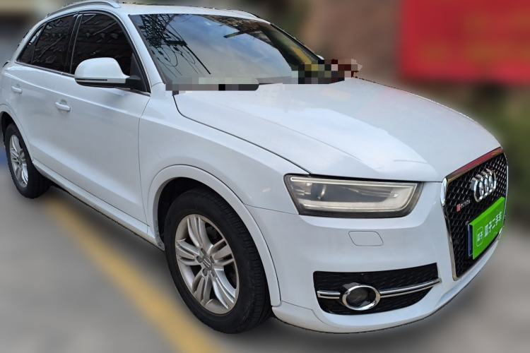 Used Audi Q3 2015 35 TFSI quattro Comfort model Front Right 45 Deg