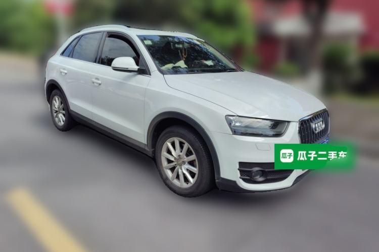Used Audi Q3 2015 30 TFSI Ambition Edition Front Right 45 Deg