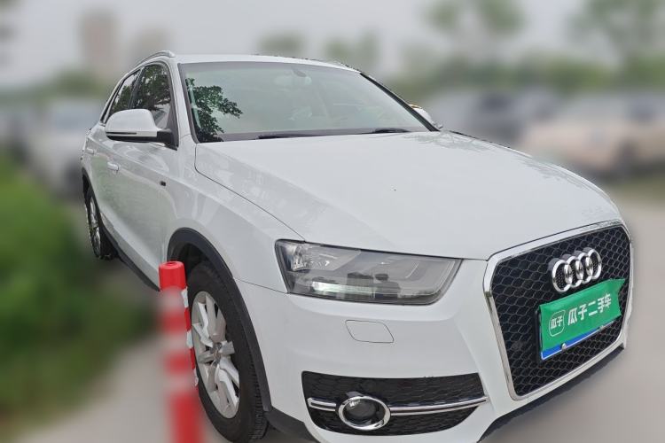 Used Audi Q3 2015 35 TFSI Ambition Edition Front Right 45 Deg