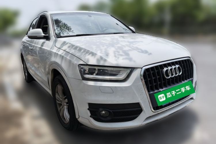 Used Audi Q3 2015 35 TFSI Comfort Model Front Right 45 Deg