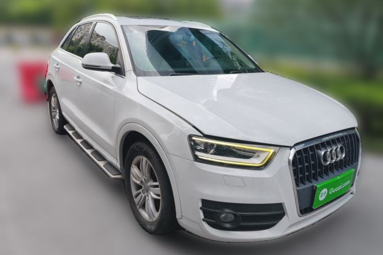 Used Audi Q3 2015 35 TFSI Comfort Model Front Right 45 Deg