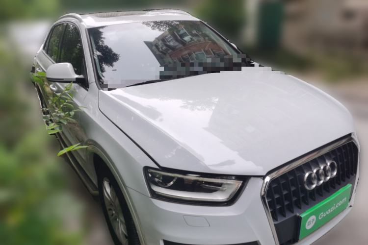 Used Audi Q3 2015 30 TFSI Comfort Model Front Right 45 Deg