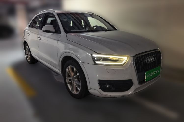 Used Audi Q3 2015 30 TFSI Ambition Edition Front Right 45 Deg