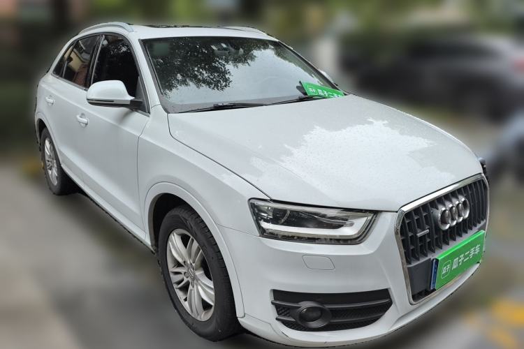 Used Audi Q3 2015 35 TFSI quattro Technology Edition Front Right 45 Deg