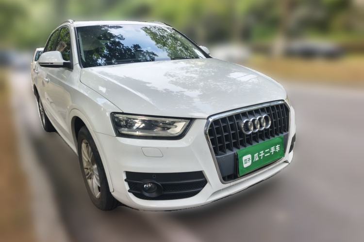 Used Audi Q3 2015 35 TFSI Comfort Model Front Right 45 Deg