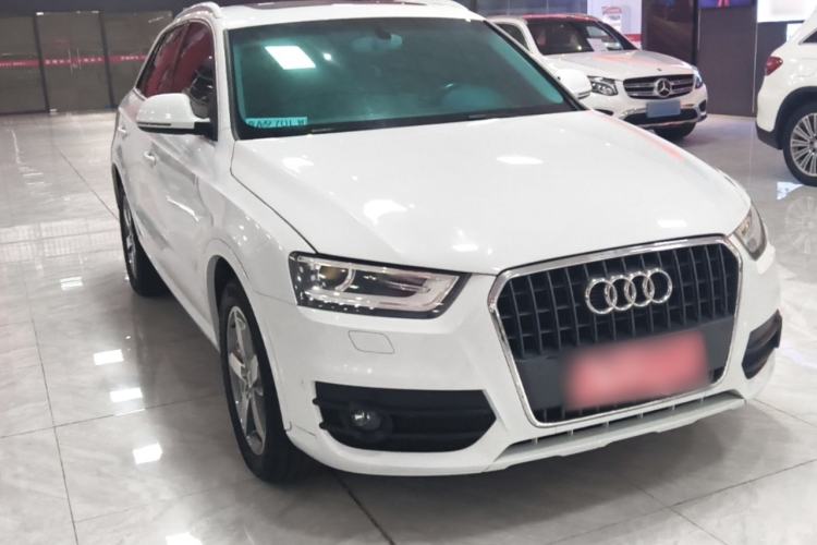 Used Audi Q3 2015 35 TFSI quattro Luxury Edition Front Right 45 Deg