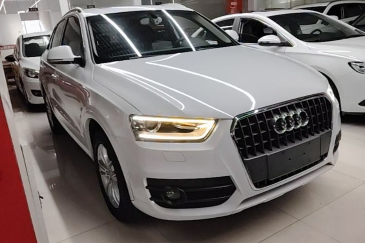 Used Audi Q3 2015 35 TFSI Comfort Model Front Right 45 Deg