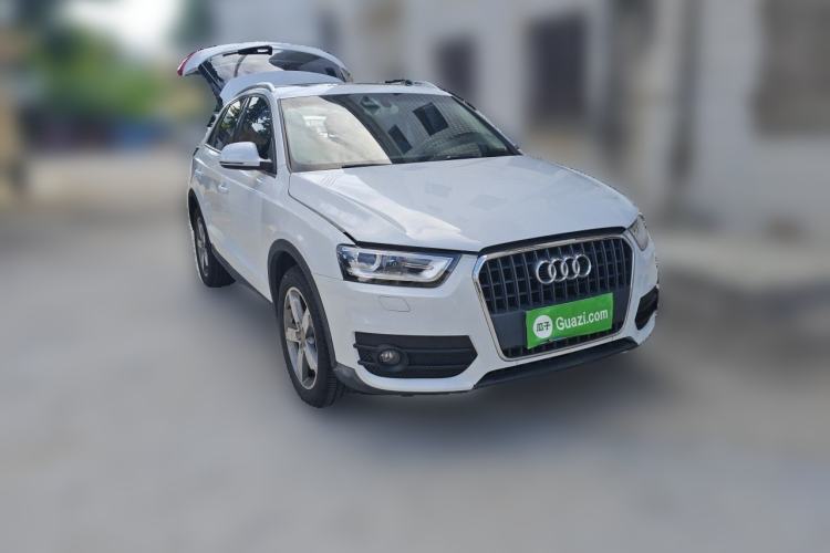 Used Audi Q3 2015 30 TFSI Ambition Edition Front Right 45 Deg