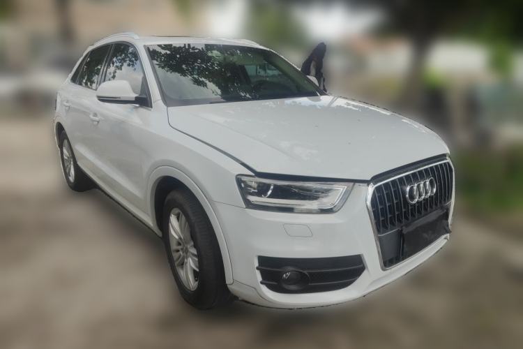 Used Audi Q3 2015 35 TFSI Comfort Model Front Right 45 Deg