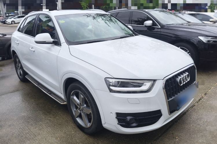 Used Audi Q3 2015 35 TFSI quattro Luxury Edition Front Right 45 Deg