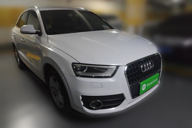 Used Audi Q3 2015 35 TFSI Comfort Model Front Right 45 Deg