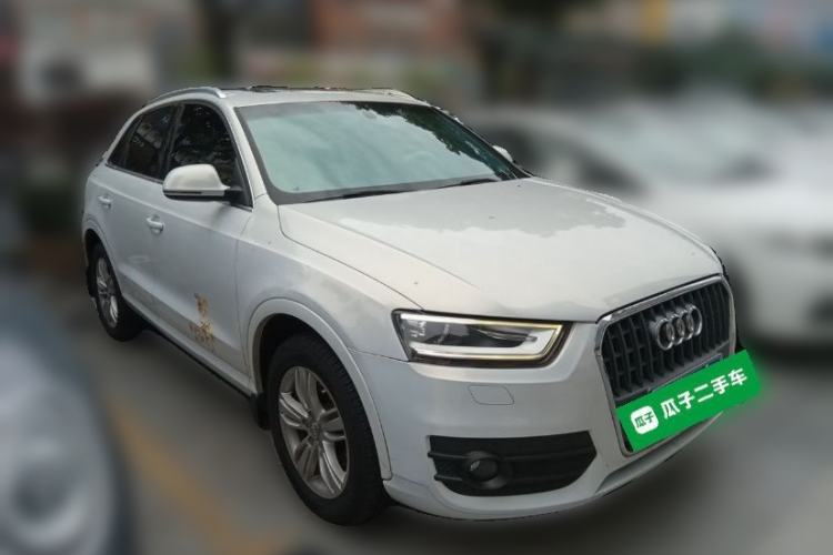 Used Audi Q3 2015 35 TFSI Comfort Model Front Right 45 Deg