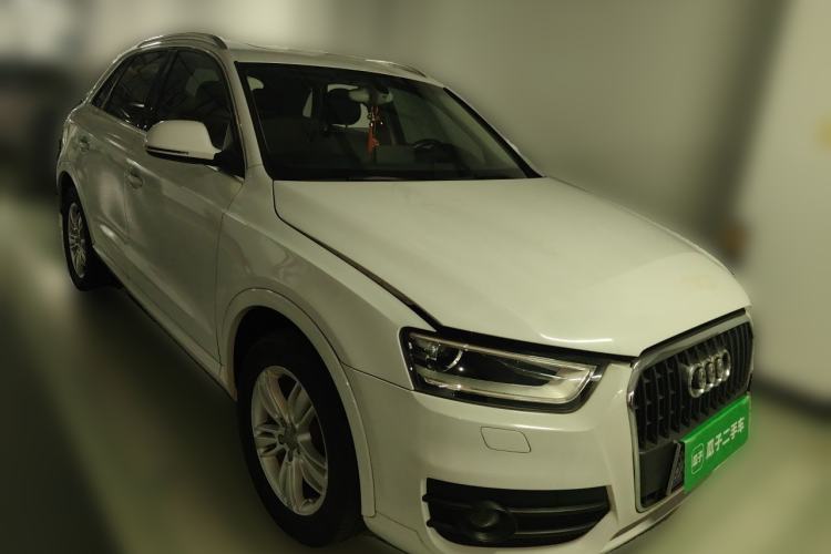 Used Audi Q3 2015 35 TFSI Comfort Model Front Right 45 Deg