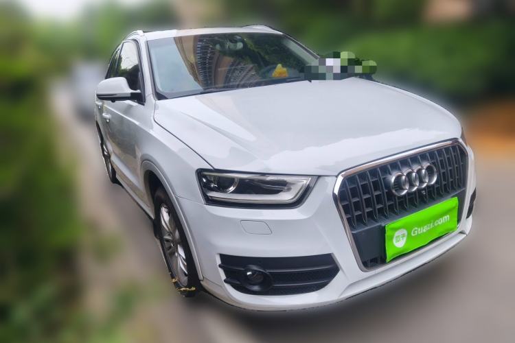 Used Audi Q3 2015 35 TFSI Ambition Edition Front Right 45 Deg