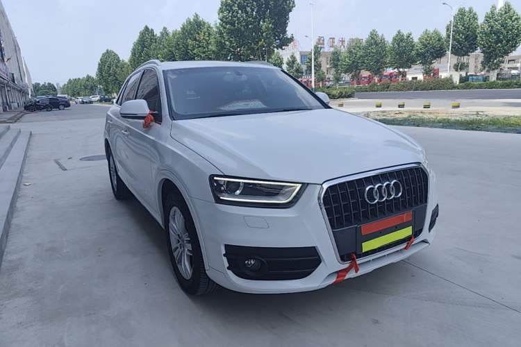 Used Audi Q3 2015 35 TFSI Comfort Model Front Right 45 Deg