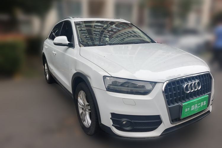 Used Audi Q3 2015 30 TFSI Ambition Edition Front Right 45 Deg