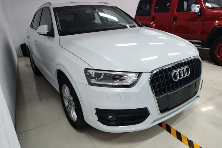 Used Audi Q3 2015 35 TFSI Comfort Model Front Right 45 Deg