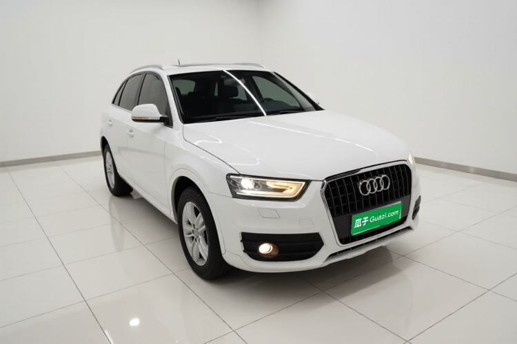 Used Audi Q3 2015 35 TFSI Ambition Edition Front Right 45 Deg
