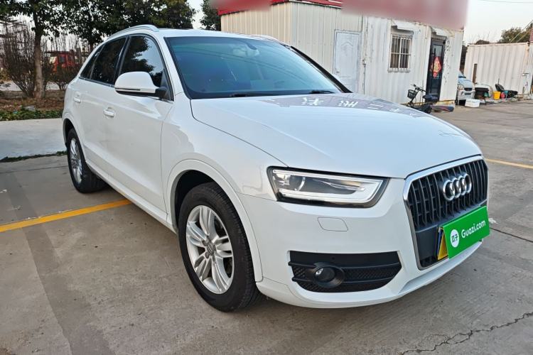 Used Audi Q3 2015 35 TFSI Comfort Model Front Right 45 Deg