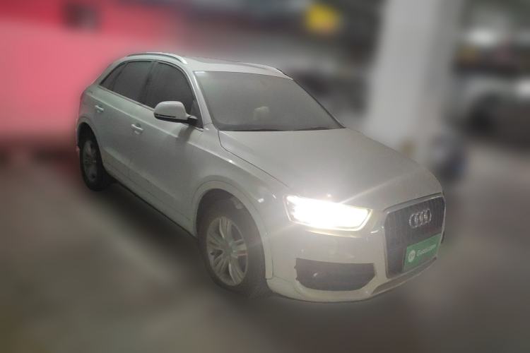 Used Audi Q3 2015 35 TFSI Comfort Model Front Right 45 Deg