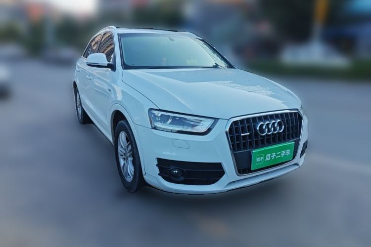 Used Audi Q3 2015 35 TFSI Comfort Model Front Right 45 Deg