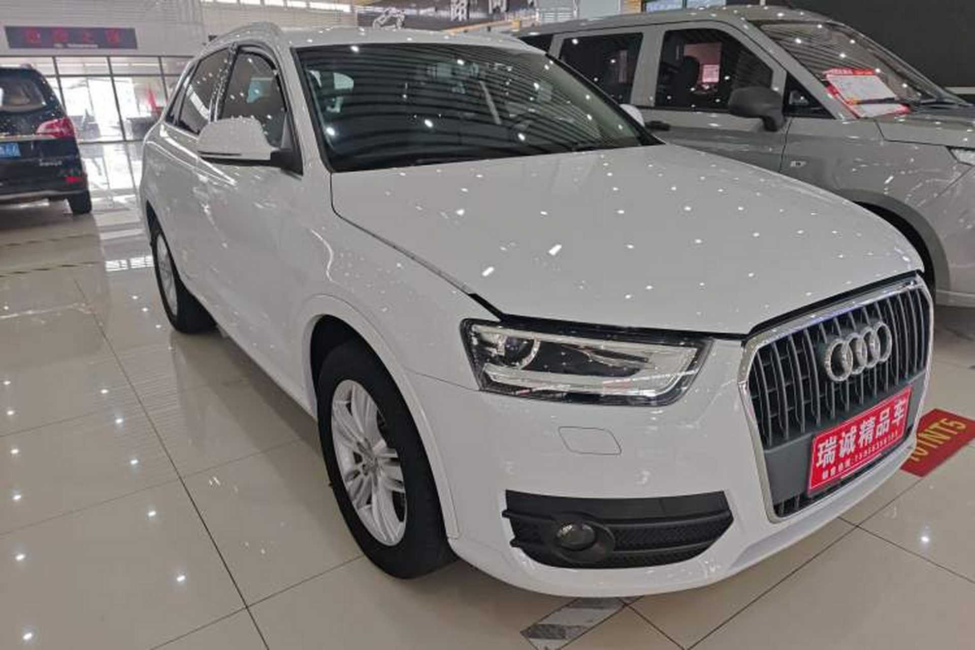 Used Audi Q3 2015 30 TFSI Comfort Model Front Right 45 Deg