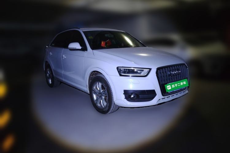 Used Audi Q3 2015 35 TFSI Comfort Model Front Right 45 Deg