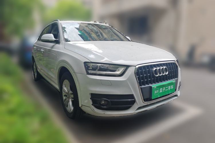 Used Audi Q3 2015 35 TFSI Comfort Model Front Right 45 Deg