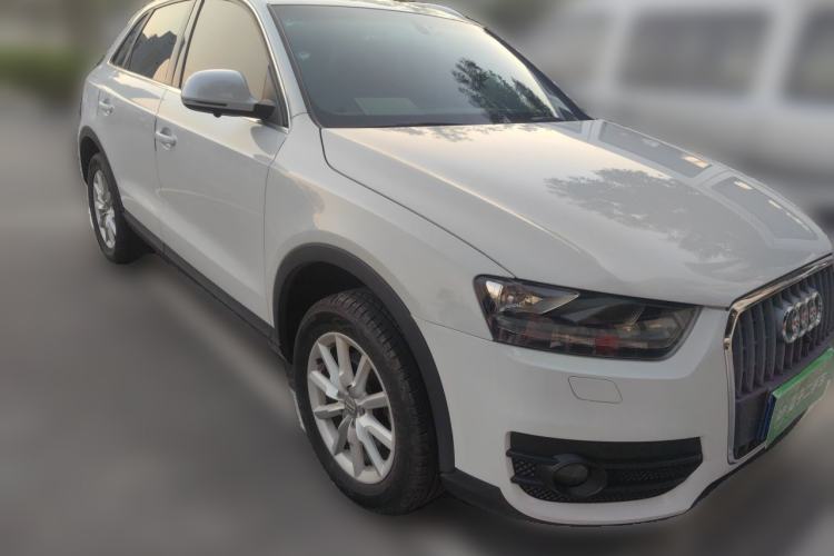Used Audi Q3 2015 30 TFSI Ambition Edition Front Right 45 Deg
