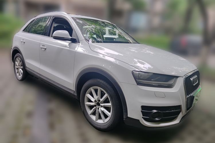 Used Audi Q3 2015 30 TFSI Ambition Edition Front Right 45 Deg
