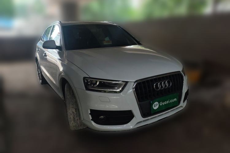 Used Audi Q3 2015 30 TFSI Ambition Edition Front Right 45 Deg