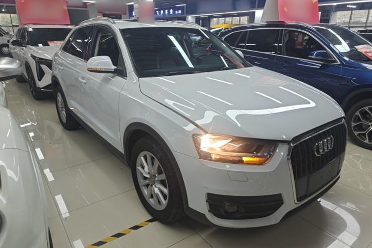 Used Audi Q3 2015 30 TFSI Ambition Edition Front Right 45 Deg