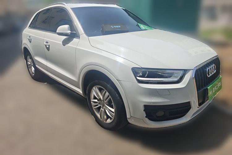 Used Audi Q3 2015 35 TFSI Comfort Model Front Right 45 Deg