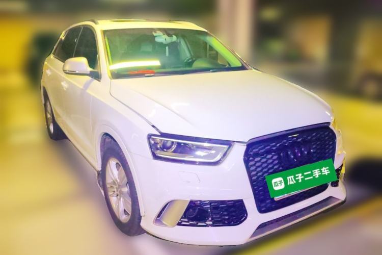 Used Audi Q3 2015 30 TFSI Comfort Model Front Right 45 Deg