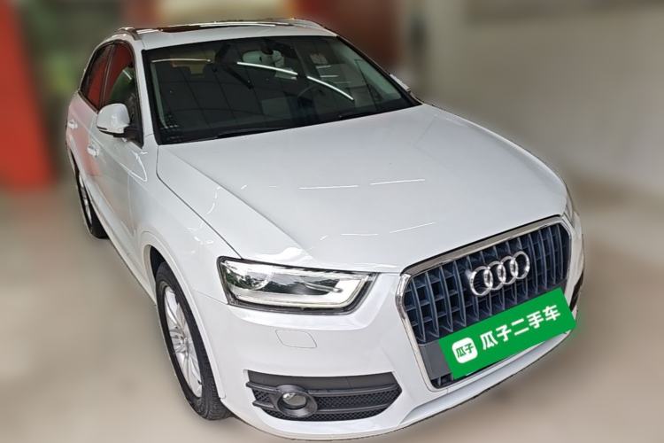 Used Audi Q3 2015 30 TFSI Comfort Model Front Right 45 Deg