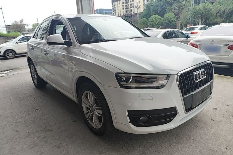 Used Audi Q3 2015 35 TFSI Comfort Model Front Right 45 Deg