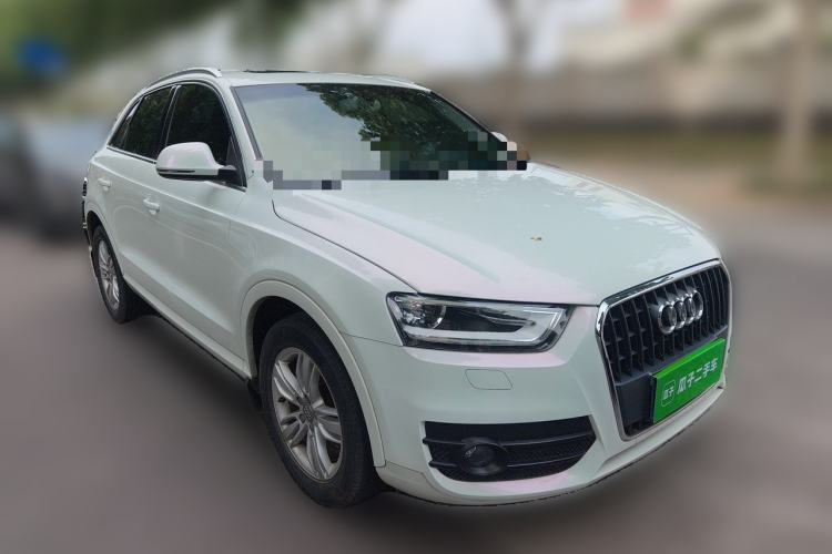 Used Audi Q3 2015 30 TFSI Comfort Model Front Right 45 Deg