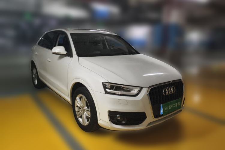 Used Audi Q3 2015 35 TFSI Comfort Model Front Right 45 Deg