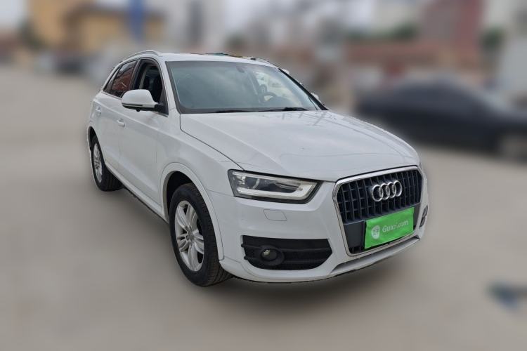 Used Audi Q3 2015 35 TFSI Comfort Model Front Right 45 Deg