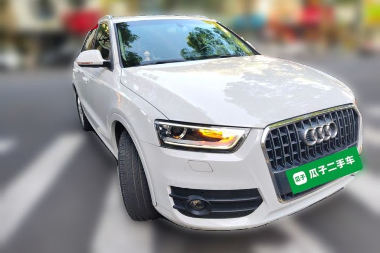 Used Audi Q3 2015 35 TFSI Ambition Edition Front Right 45 Deg