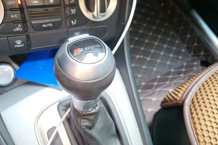 Used Audi Q3 2015 35 TFSI Ambition Edition Gear Lever