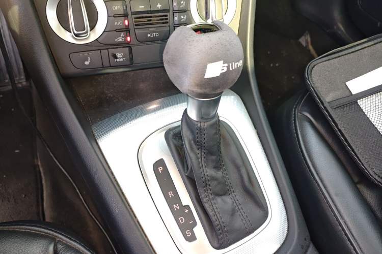 Used Audi Q3 2015 35 TFSI Comfort Model Gear Lever