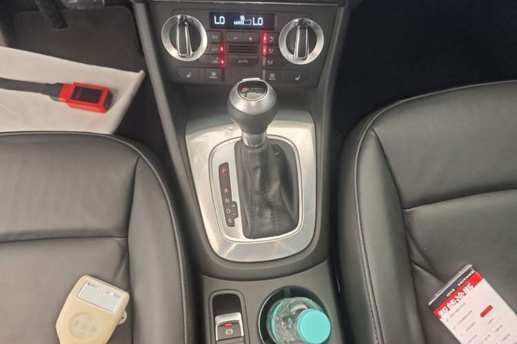 Used Audi Q3 2015 35 TFSI quattro Technology Edition Gear Lever