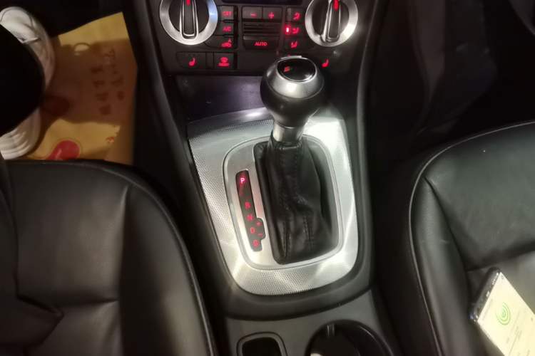 Used Audi Q3 2015 35 TFSI quattro Technology Edition Gear Lever