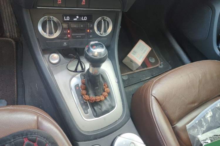 Used Audi Q3 2015 35 TFSI Ambition Edition Gear Lever