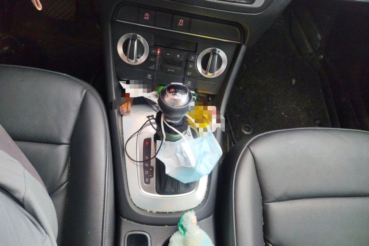 Used Audi Q3 2015 30 TFSI Comfort Model Gear Lever